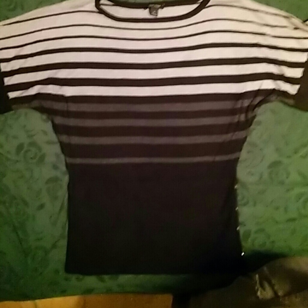 Grey/ombre short sleeved sweater